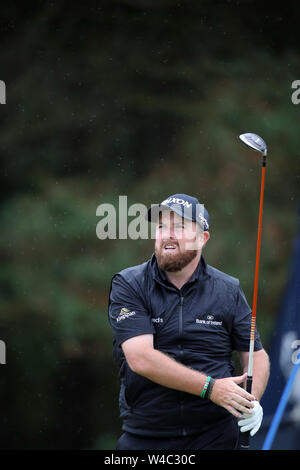 Royal Portrush, UK. 21 Luglio, 2019. Irlandese Shane Lowry colpisce il suo tee-shot sul quinto foro durante il quarto round della 148th British Open Championship al Royal Portrush Golf Club nella contea di Antrim, Irlanda del Nord, il 21 luglio 2019. Credito: Aflo Co. Ltd./Alamy Live News Foto Stock