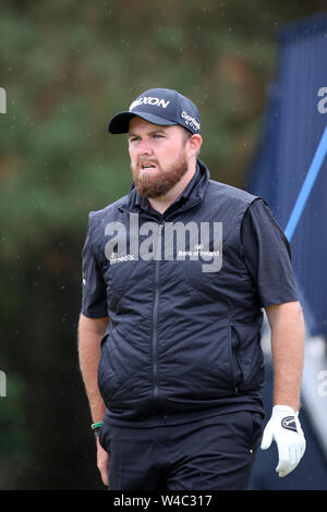 Royal Portrush, UK. 21 Luglio, 2019. Irlandese Shane Lowry colpisce il suo tee-shot sul quinto foro durante il quarto round della 148th British Open Championship al Royal Portrush Golf Club nella contea di Antrim, Irlanda del Nord, il 21 luglio 2019. Credito: Aflo Co. Ltd./Alamy Live News Foto Stock