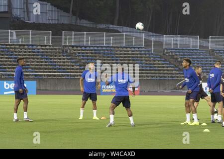 Tokyo, Giappone. 22 Luglio, 2019. FC Barcelona giocatori partecipare a una sessione di formazione a Machida Stadium prima della loro prima partita contro il Chelsea FC come parte dell'Rakuten Cup. Credito: Rodrigo Reyes Marin/ZUMA filo/Alamy Live News Foto Stock