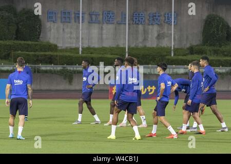 Tokyo, Giappone. 22 Luglio, 2019. FC Barcelona giocatori partecipare a una sessione di formazione a Machida Stadium prima della loro prima partita contro il Chelsea FC come parte dell'Rakuten Cup. Credito: Rodrigo Reyes Marin/ZUMA filo/Alamy Live News Foto Stock