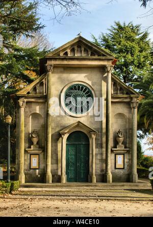 Chiesa luterana in Cristal Palace Gardens, Oporto, Portogallo Foto Stock