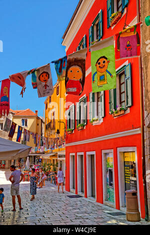 Back Street in Sibenik città vecchia sulla costa dalmata della Croazia. Foto Stock