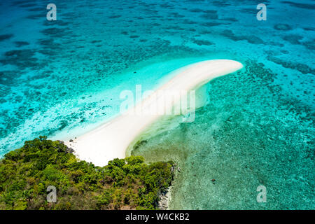 Una perfetta spiaggia sandbar con n. di persone Foto Stock