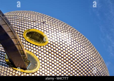 Birmingham Bullring ponte sospeso architettura futuristica Foto Stock