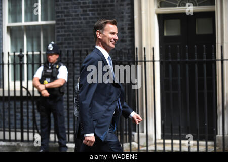 Londra, Regno Unito. 22 Luglio, 2019. Segretario degli esteri britannico Jeremy Hunt arriva a Downing Street per un governo del comitato di emergenza Cobra riunione a Londra, Gran Bretagna, il 22 luglio 2019. Il primo ministro Theresa Maggio ha presieduto il governo del comitato di emergenza Cobra (Cabinet Office Briefing Room A) per ricevere gli aggiornamenti e discutere di sicurezza nell'area. Segretario degli esteri britannico Jeremy Hunt ha avvertito tardi venerdì che gravi conseguenze insorgerebbero se all'Iran il sequestro di un British-azionato petroliera non viene risolto rapidamente. Credito: Xinhua/Alamy Live News Foto Stock