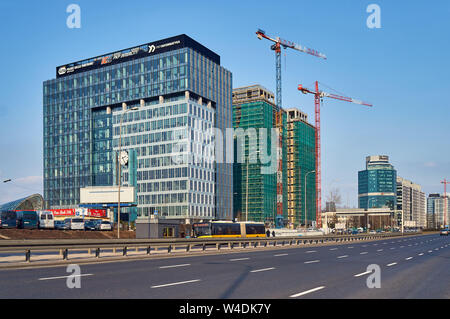 Varsavia, Polonia - Marzo 05, 2017: Stazione Ferroviaria Ovest PKP Warszawa Zachodnia è in costruzione la proprietà di Varsavia nel distretto di Ochota Juruzalimskie Foto Stock