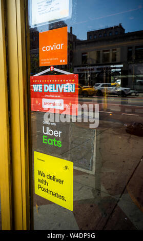 Un ristorante di New York annuncia il suo uso di più partner, visto il sabato 20 luglio, 2019. (© Richard B. Levine) Foto Stock