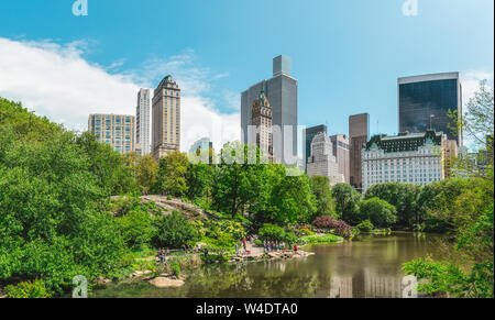 New York/USA - Maggio 25, 2019 Vista panoramica sullo skyline di Manhattan, vista da New York City Central Park Foto Stock