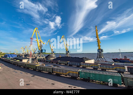 Vyborg, Russia, luglio 03, 2019: porto affacciato sul golfo di Vyborg Foto Stock