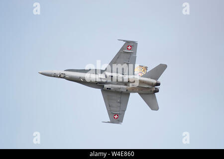 F/A-18C Hornet della Swiss Air Force visualizzazione al 2019 RIAT air show, Fairford, Gloucestershire, Regno Unito Foto Stock