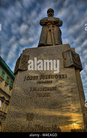 La Jozef Pilsudski monumento di Varsavia è stato eretto in onore di Jozef Pilsudski, un capo militare, Maresciallo di Polonia e una delle figure principali responsa Foto Stock