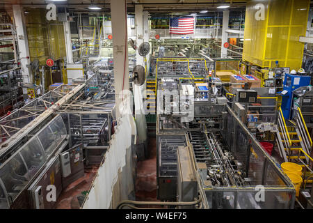 Interno del impianto di imbottigliamento a Coors Brewery - Golden, Colorado, STATI UNITI D'AMERICA Foto Stock