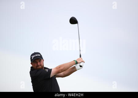 Irlandese Shane Lowry colpisce il suo tee-shot sull'undicesimo foro durante il terzo round della 148th British Open Championship al Royal Portrush Golf Club nella contea di Antrim, Irlanda del Nord, il 20 luglio 2019. Credito: Koji Aoki AFLO/sport/Alamy Live News Foto Stock