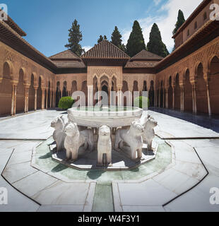 Cout del Lions nel Nasrid palazzi di Alhambra - Granada, Andalusia, Spagna Foto Stock