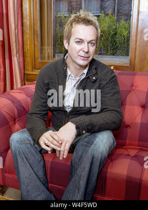 Julian Clary comico inglese fotografato il Covent Garden Hotel, Londra, Inghilterra, Regno Unito. Foto Stock