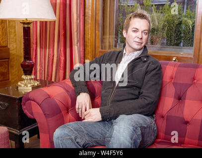 Julian Clary comico inglese fotografato il Covent Garden Hotel, Londra, Inghilterra, Regno Unito. Foto Stock