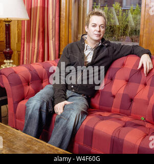 Julian Clary comico inglese fotografato il Covent Garden Hotel, Londra, Inghilterra, Regno Unito. Foto Stock