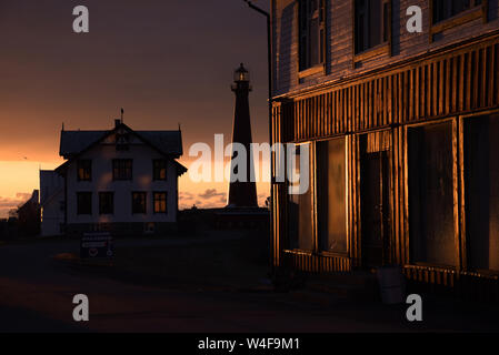 Norvegia, il sole di mezzanotte a Andenes faro Foto Stock