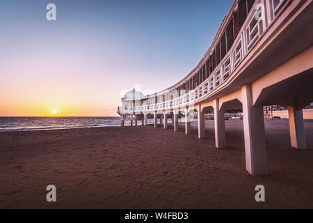 Playa de la Caleta Beach al tramonto - Cadice, Andalusia, Spagna Foto Stock