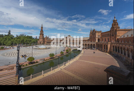 Vista aerea della Plaza de Espana - Siviglia, in Andalusia, Spagna Foto Stock