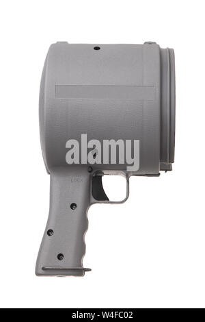 Torcia con un grande riflettore close up su uno sfondo bianco. grandi mano-potente lanterna isolati su sfondo bianco. Foto Stock