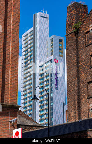 La libertà vivere alloggi per studenti edificio (ex studente castello), Nuova Wakefield Street, Manchester, Inghilterra, Regno Unito. Foto Stock