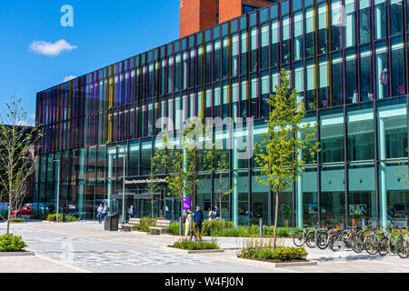 La nuova estensione all'Alleanza Manchester Business School building, Università di Manchester, Inghilterra, Regno Unito Foto Stock