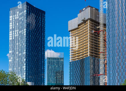 I quattro quadrati di Deansgate blocchi di appartamenti in costruzione (giugno 19). Manchester, Inghilterra, Regno Unito. Foto Stock