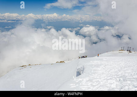 Vista dal punto più alto del picco Apharwat, Gulmarg, Jammu e Kashmir India Foto Stock