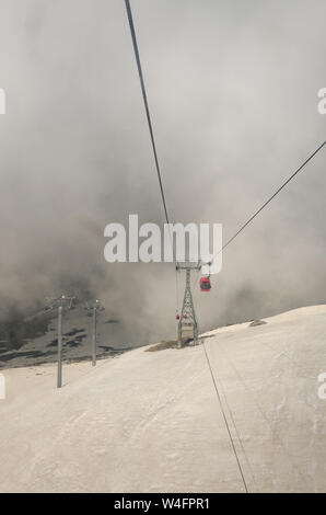 Gulmarg Gondola fase 2, Gulmarg, Jammu e Kashmir India Foto Stock