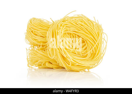 Gruppo di tre tutta la pasta grezza angel hair isolati su sfondo bianco Foto Stock