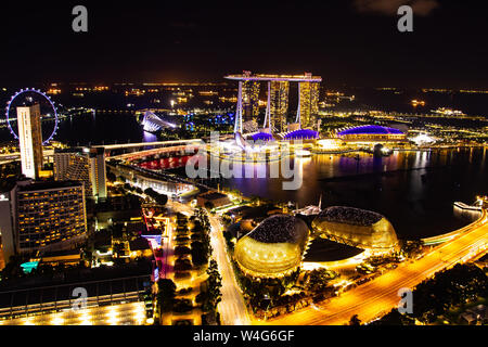 Il Marina Bay Singapore di notte Foto Stock