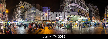 Sham Shui Po street market di notte, Hong Kong, Cina Foto Stock