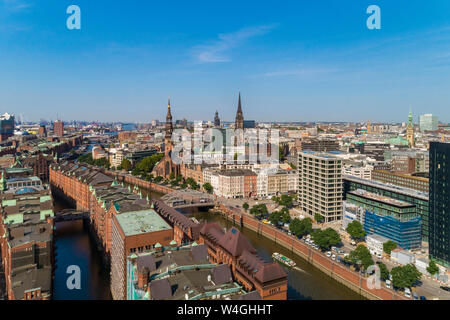 Paesaggio con la città vecchia e la città nuova, Amburgo, Germania Foto Stock