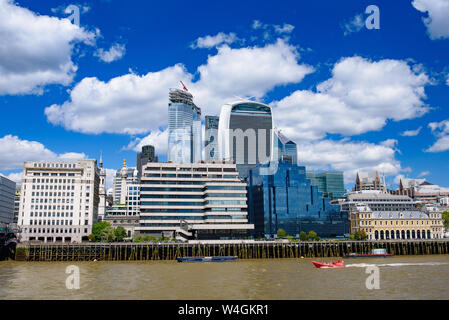 Skyline della città di Londra CBD nel Regno Unito Foto Stock