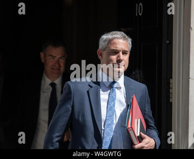 A Downing Street, Londra, Regno Unito. Il 23 luglio 2019. Stephen Barclay, Segretario di Stato per la chiusura dell'Unione europea, Segretario Brexit, foglie 10 Downing Street dopo l ultima riunione del gabinetto presieduto da PM Theresa Maggio e prima di Boris Johnson è annunciato come nuovo PM. Credito: Malcolm Park/Alamy Live News. Foto Stock