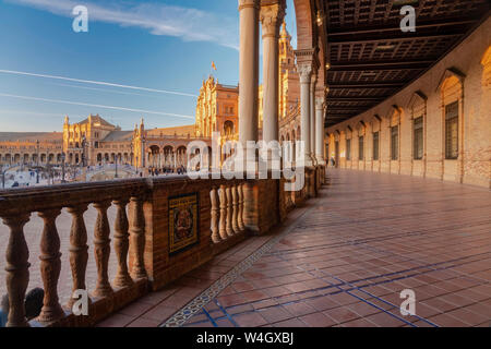 Lunga esposizione della Plaza de Espana, Siviglia, Spagna Foto Stock