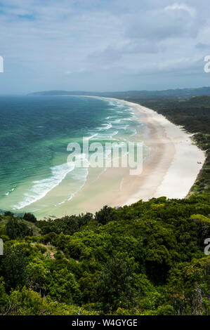 Spiaggia a sud dal faro, Byron Bay, Nuovo Galles del Sud, Australia Foto Stock