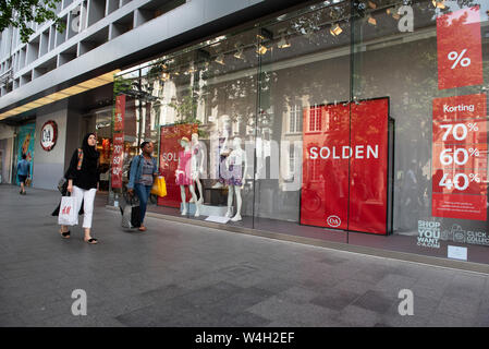 België. Antwerpen. Winkelstraat De Meir. Foto: Gerrit de Heus Belgio. Anversa. Via dello Shopping De Meir foto: Gerrit de Heu Foto Stock