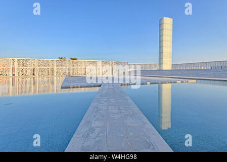 DOHA, Qatar - 1 gennaio 2016: il cerimoniale di corte, Education City, progettato da Arata Isozaki architetti, prelevati durante un inverno tardo pomeriggio Foto Stock