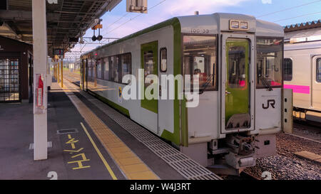 Stazione Yokote. La stazione ferroviaria di Yokote, Prefettura di Akita, Giappone, azionato da Oriente Giappone Azienda ferroviaria (JR East) Foto Stock