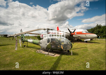 Sorpassato l'elicottero della Gazelle dell'Esercito britannico in mostra in un museo del parco aero Foto Stock