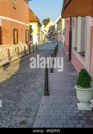 Uno di Manny strade nella parte vecchia della città di Varazdin, Croazia. La città è situata nel nord-ovest della Croazia. Foto Stock