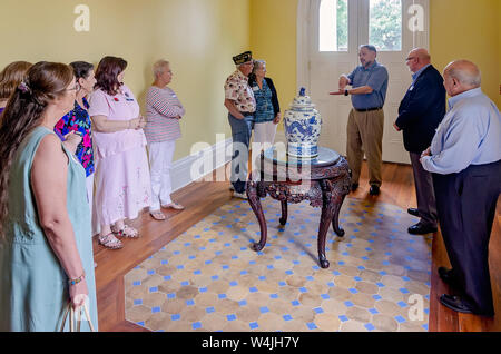 James Alexander, presidente della Fondazione del 1857, dà un tour del restaurato a nuovo American Legion Post 3 agevolazione nel Mobile, Alabama. Foto Stock