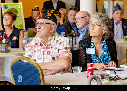 American Legion membri celebrare con la comunità durante il post 3 open house, 21 luglio 2019, in Mobile, Alabama. Foto Stock