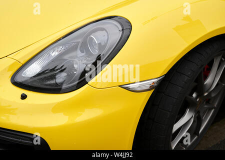 Vista in dettaglio se una Porsche Boxster S GTS-A 2015 parcheggiato in pozzetti, Somerset, Regno Unito Foto Stock