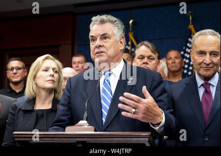 Washington, DC, Stati Uniti d'America. 23 Luglio, 2019. Stati Uniti Rappresentante re Pietro (R-NY) intervenendo alla conferenza stampa tenuta dopo il passaggio della H.R.1327 - Non dimenticate mai gli eroi: James Zadroga, Ray Pfeifer e Luis Alvarez autorizzazione permanente del settembre undicesima vittima del fondo di compensazione atto al Campidoglio di Washington il 23 luglio 2019. Credito: Michael Brochstein/ZUMA filo/Alamy Live News Foto Stock