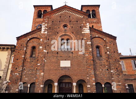 Antica chiesa di San Sepolcro, nel centro della città di Milano. Si trova nella regione Lombardia, Italia settentrionale Foto Stock