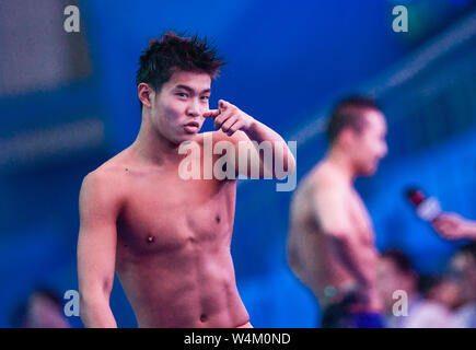 Gwangju, Corea del Sud. Il 24 luglio, 2019. Egli Junyi della Cina reagisce dopo gli uomini 100m preliminare di freestyle a Gwangju 2019 Campionati del Mondo di nuoto FINA a Gwangju, Corea del Sud, 24 luglio 2019. Credito: Xia Yifang/Xinhua/Alamy Live News Foto Stock