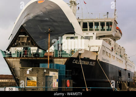 Irvine Harbour con barche e yacht in esso Foto Stock